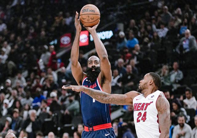 爱游戏Rookie重要时刻出色防守，热火带队取胜！(rookie打过什么位置)