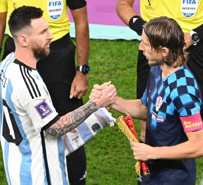 爱游戏官网关于重返赛场首场状态出色，皇家马德里观众沸腾！，Scout重返赛场引发球迷热议的信息