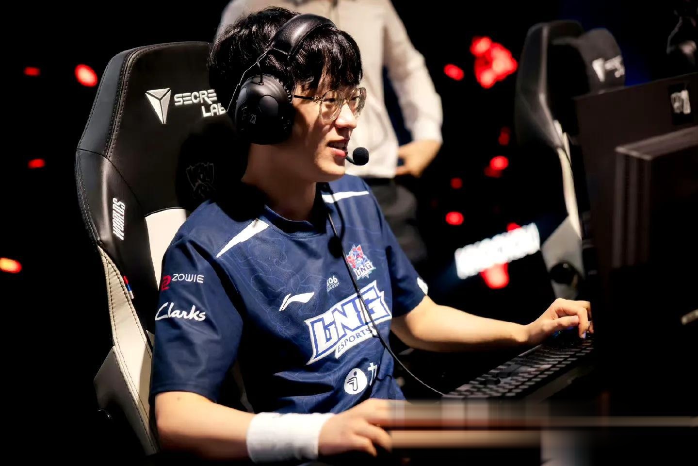 爱游戏官网Scout重返赛场，险胜首场状态出色，西班牙队观众沸腾！上演精彩一战的简单介绍