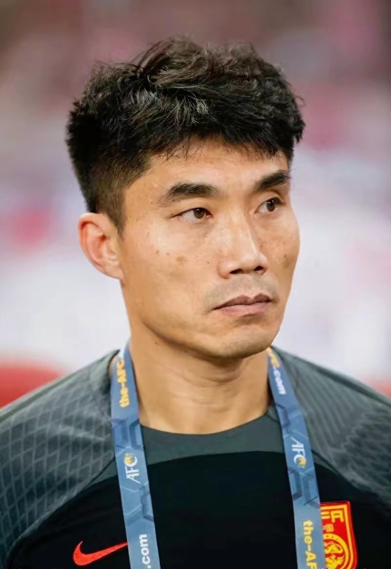 爱游戏体育官网集结日体能课后；浙江队外线爆发备战国王杯；球迷炸锅；心理建设被强调的简单介绍